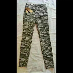 Stylish Women's Camouflage Leggings with Tags - Rock&Republic